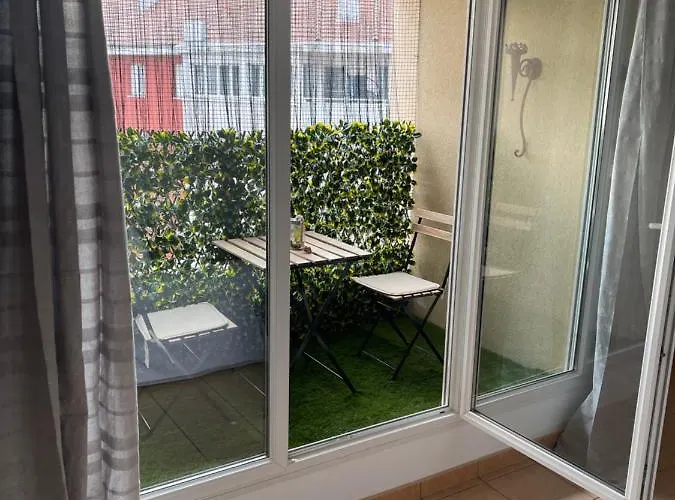 2 Pieces A La Gare De